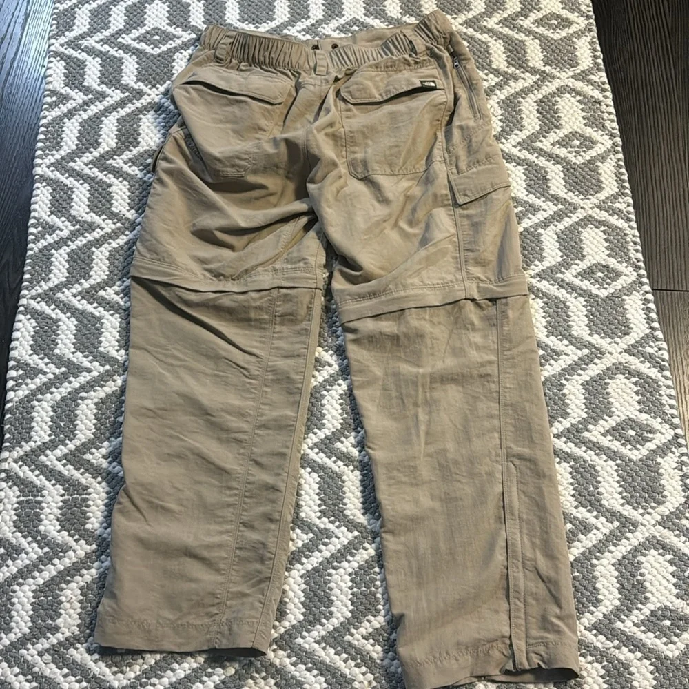 🍍THE NORTHFACE ZIP OFF AT KNEE PANTS 🍍ZIP POCKETS🍍sz med L1